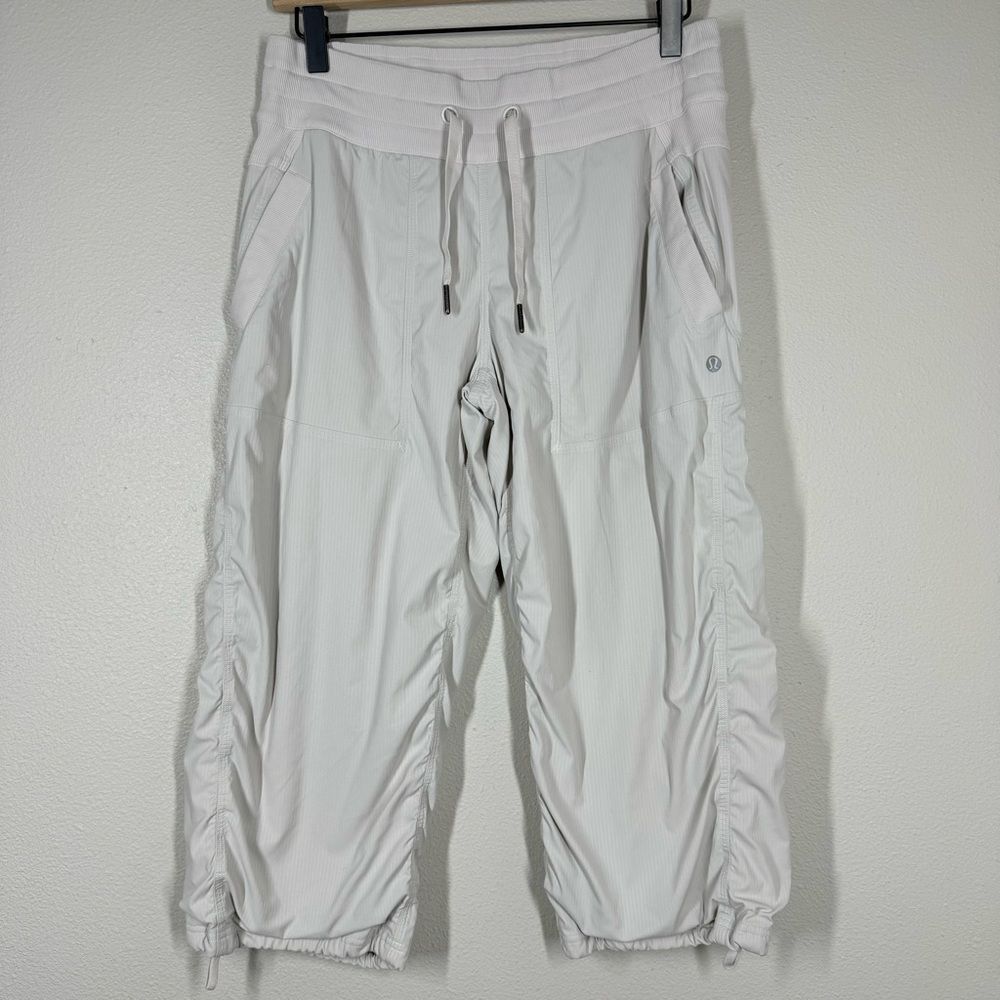 Lululemon Dune Beige Cropped Dance Studio Pants Activewear Gym Flawed Size 8
